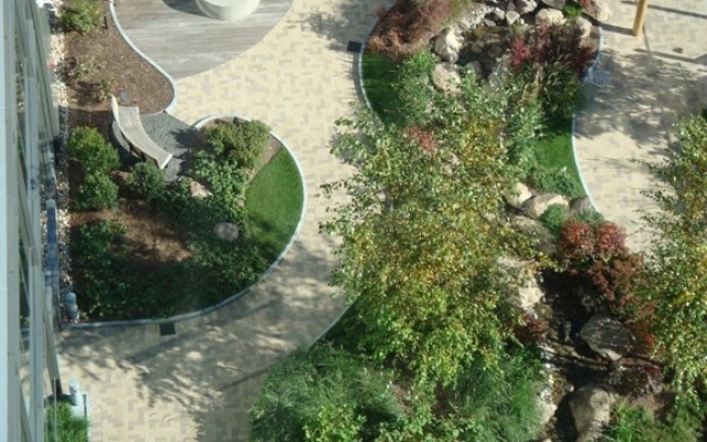 Beit Shulamit Cancer Centre - Front Garden | Environment